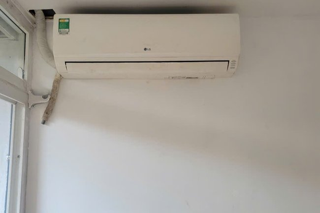 Sửa Điều Hòa Không Lên Nguồn: 7 Nguyên Nhân & Cách Xử Lý 2025 Kiểm tra remote, phích cắm và aptomat CB điều hòa tại nhà