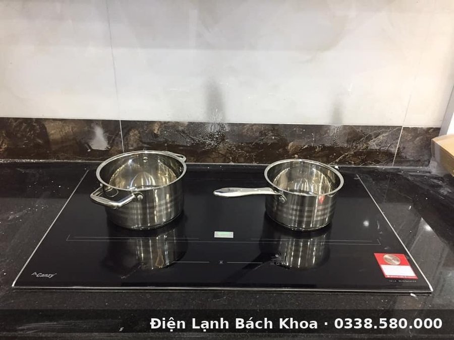 Sửa Bo Mạch Bếp Từ Tại Nhà Hà Nội – Đo Kiểm Trước Khi Báo Giá Mặt kính bếp từ sau khi vệ sinh và kiểm tra vùng nấu