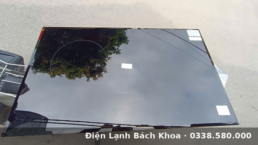 Thợ Sửa Bếp Từ Tại Nhà Hà Nội – Gọi Là Có Mặt Ngay Kiểm tra board hiển thị và cuộn cảm bếp từ sau khi tháo máy