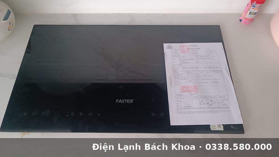 Sửa Bo Mạch Bếp Từ Tại Nhà Hà Nội – Đo Kiểm Trước Khi Báo Giá Tháo bếp từ kiểm tra cuộn dây cảm ứng và dây nối nguồn